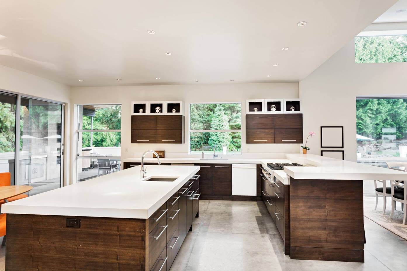 Simple Remodeling Tips To Make Your Kitchen Look Bigger