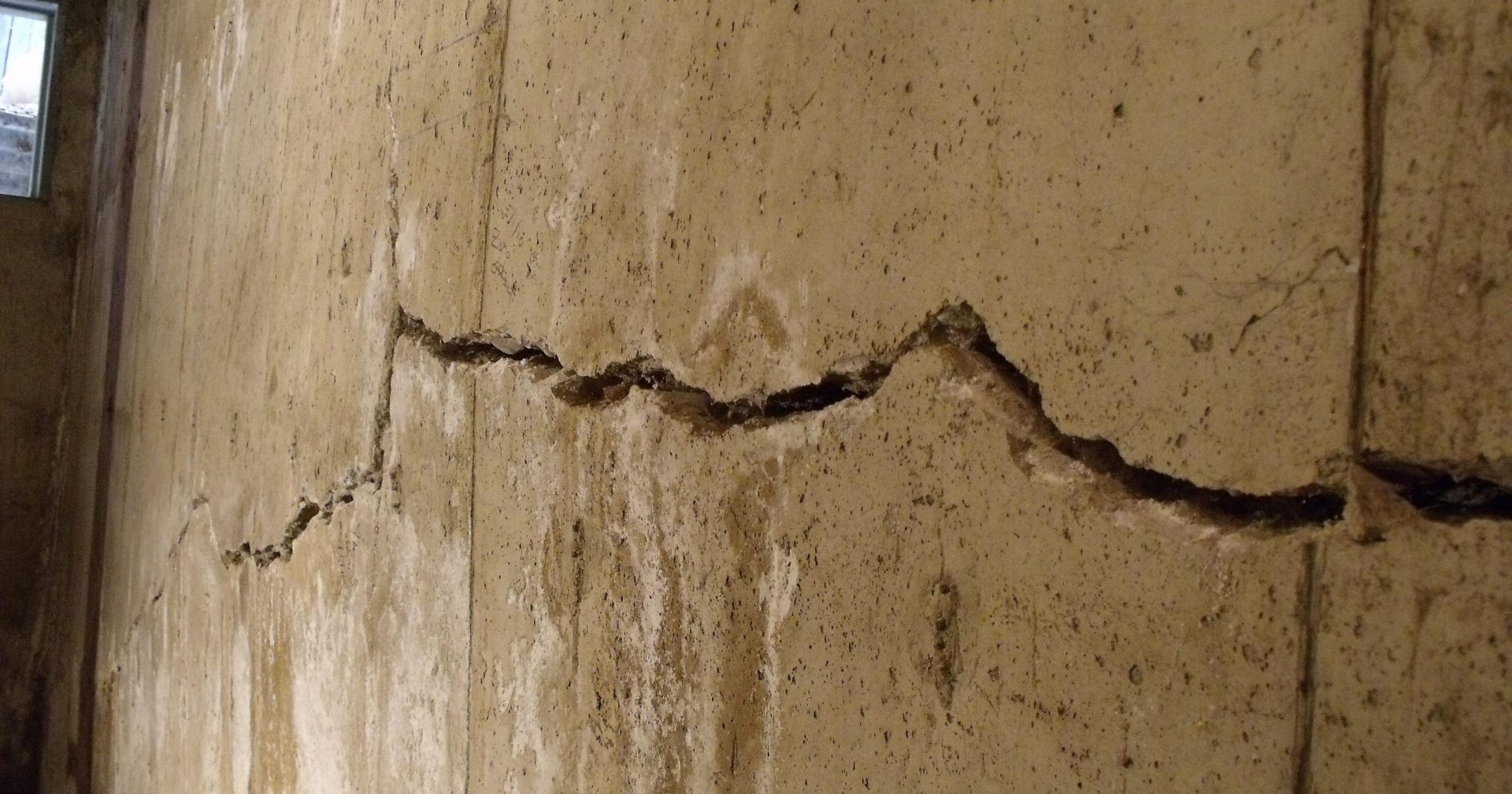 Foundation Crack Repair in Chicago – Extreme Homes