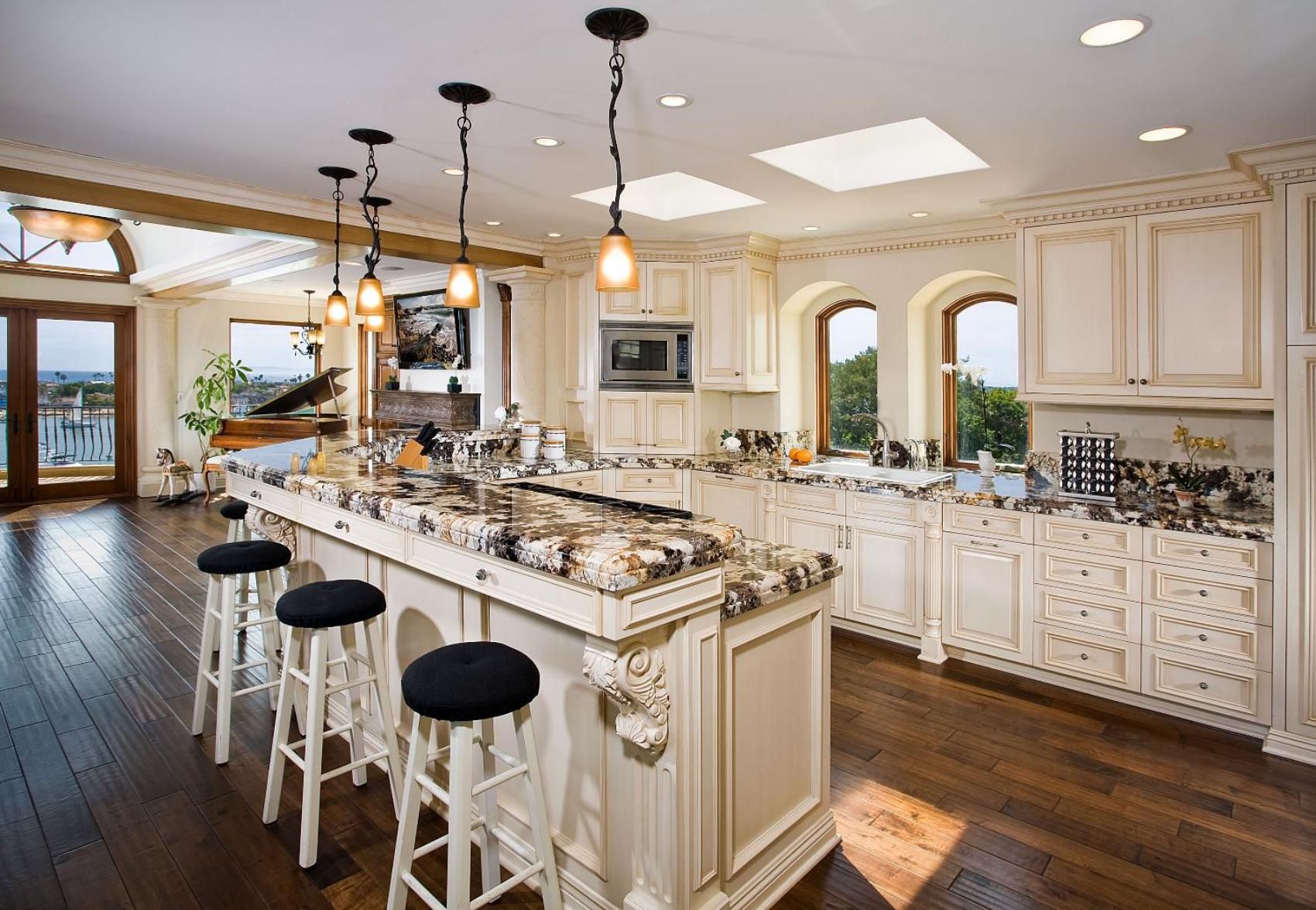 Cabinet Refinishing As The Best Way For Kitchen Upgrade